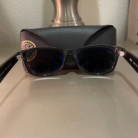 RayBan Classic Polarized Wayfarer - Picture 2 of 8